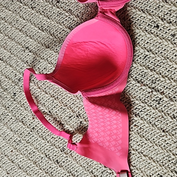 Victoria's secret bra size 34C - Picture 12 of 15
